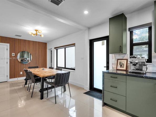 70 NE 50th St, Miami FL 33137