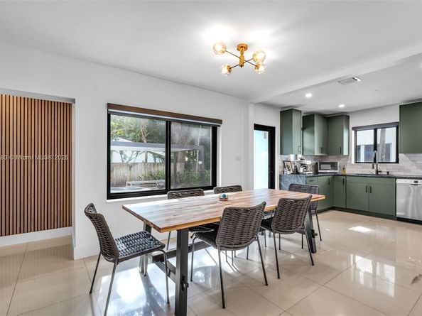 70 NE 50th St, Miami FL 33137