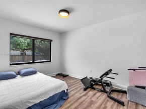 70 NE 50th St, Miami FL 33137