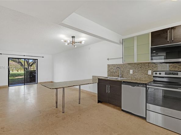 15801 W Waterside Cir 101, Sunrise FL 33326