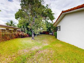 3005 SW 108th Ct, Miami FL 33165