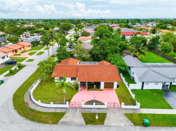 3005 SW 108th Ct, Miami FL 33165