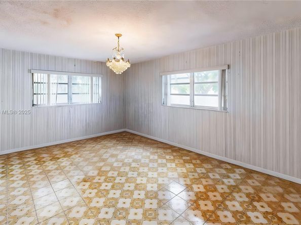 3005 SW 108th Ct, Miami FL 33165