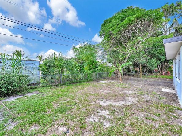 1918 NW 185th St, Miami Gardens FL 33056