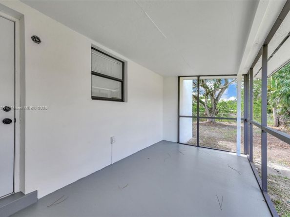 1918 NW 185th St, Miami Gardens FL 33056