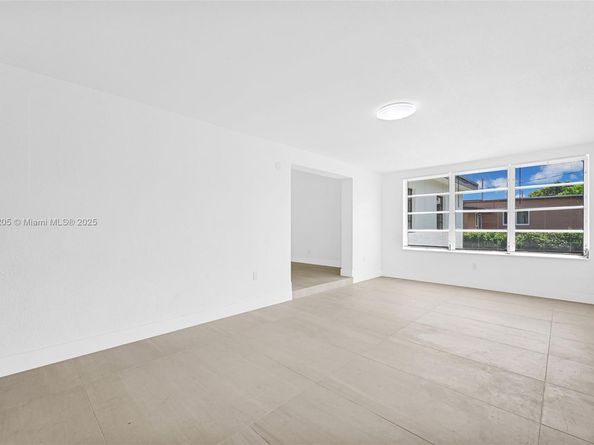 1918 NW 185th St, Miami Gardens FL 33056