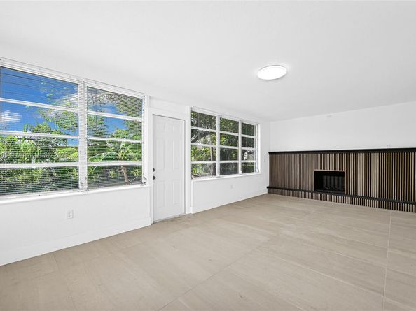 1918 NW 185th St, Miami Gardens FL 33056