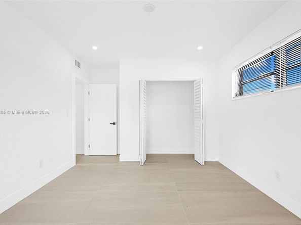 1918 NW 185th St, Miami Gardens FL 33056