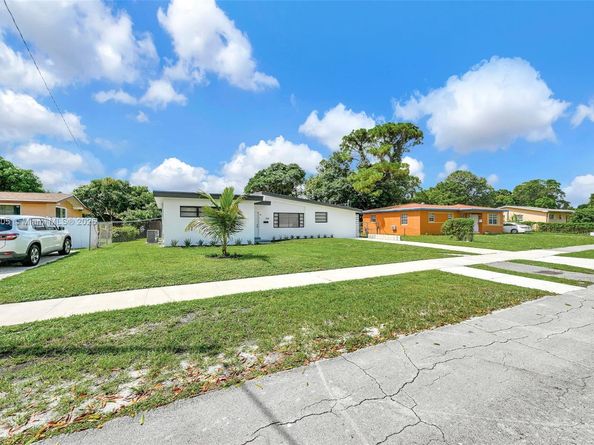 1918 NW 185th St, Miami Gardens FL 33056