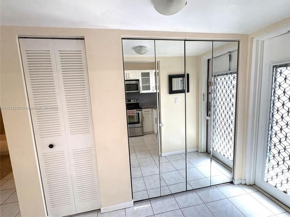 8901 Sunrise Lakes Blvd 204, Sunrise FL 33322