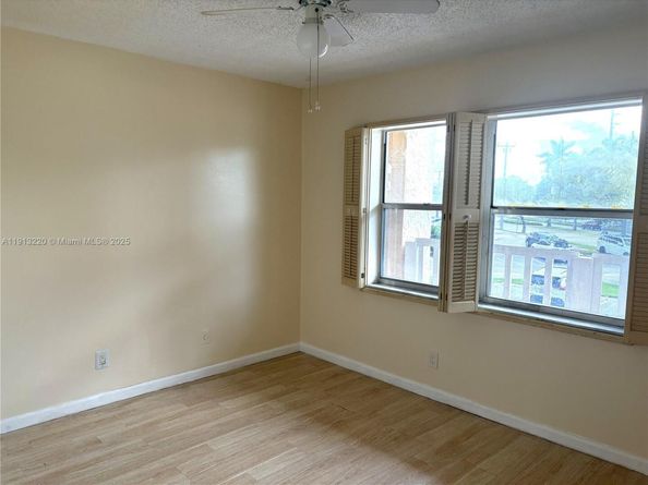 8901 Sunrise Lakes Blvd 204, Sunrise FL 33322