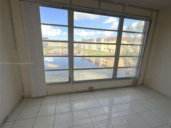 8901 Sunrise Lakes Blvd 204, Sunrise FL 33322