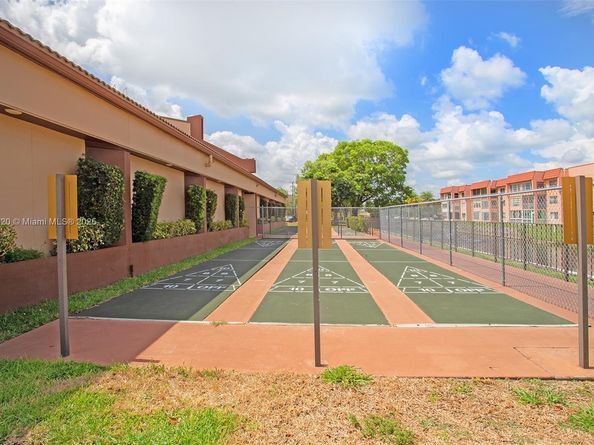 8901 Sunrise Lakes Blvd 204, Sunrise FL 33322