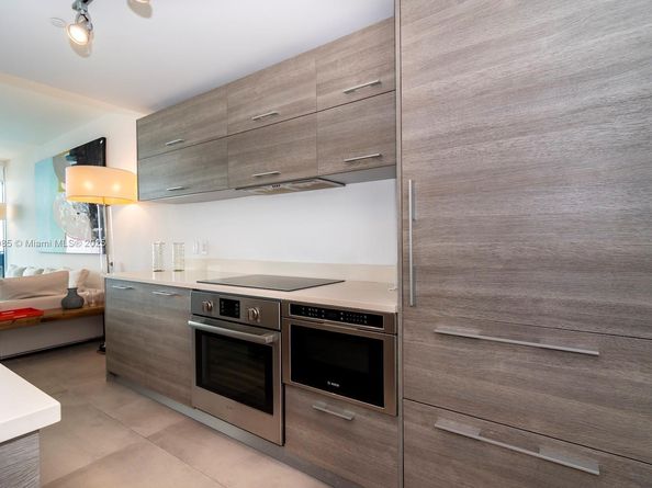 650 NE 32nd St 4206, Miami FL 33137