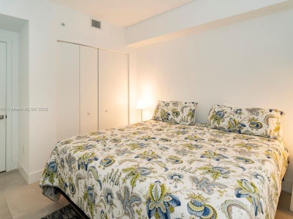 650 NE 32nd St 4206, Miami FL 33137