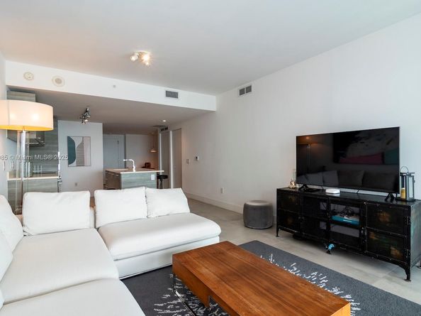 650 NE 32nd St 4206, Miami FL 33137