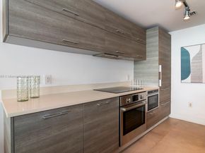 650 NE 32nd St 4206, Miami FL 33137