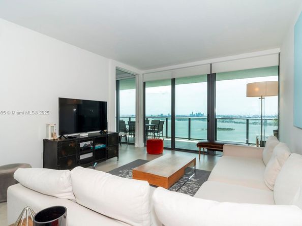 650 NE 32nd St 4206, Miami FL 33137