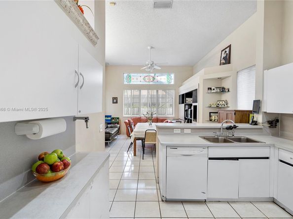 1357 Camellia Ln, Weston FL 33326