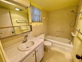 1101 Hillcrest Ct 307, Hollywood FL 33021