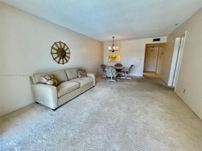 1101 Hillcrest Ct 307, Hollywood FL 33021