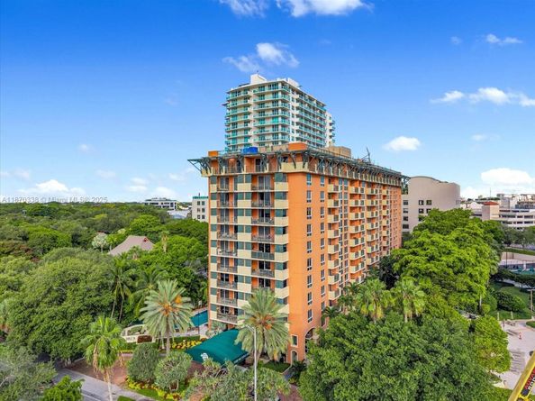 2951 S Bayshore Dr 307, Miami FL 33133