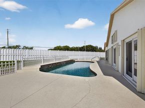 112 Camelot Ct, Royal Palm Beach FL 33411