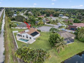 112 Camelot Ct, Royal Palm Beach FL 33411
