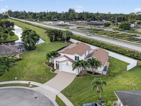 112 Camelot Ct, Royal Palm Beach FL 33411