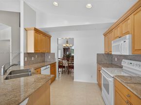 112 Camelot Ct, Royal Palm Beach FL 33411