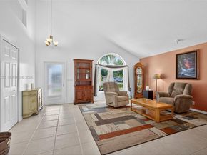 112 Camelot Ct, Royal Palm Beach FL 33411