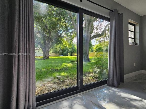 1670 SW 139th Ave, Davie FL 33325