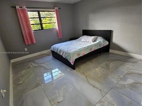 1670 SW 139th Ave, Davie FL 33325