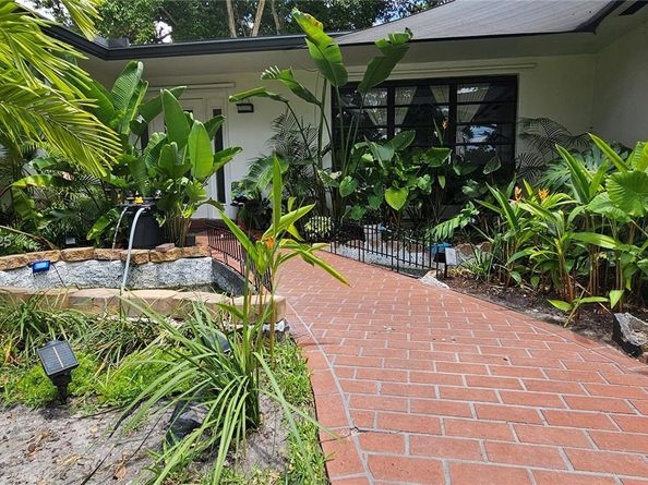 1670 SW 139th Ave, Davie FL 33325