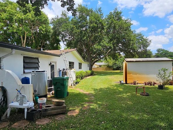 1670 SW 139th Ave, Davie FL 33325