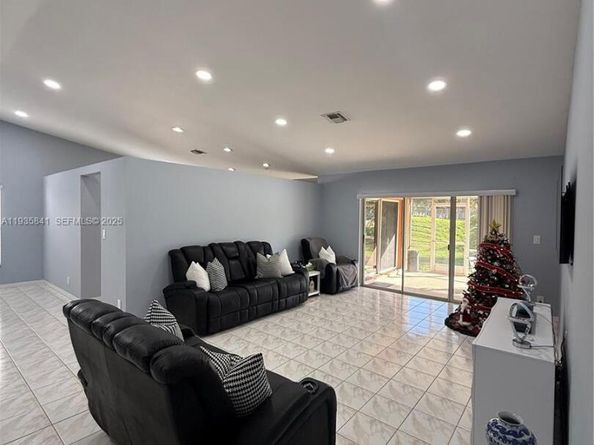 10378 Welleby Isles Blvd, Sunrise FL 33351