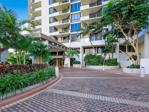 520 Brickell Key Dr A604, Miami FL 33131