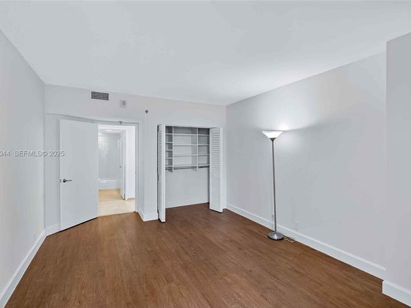 520 Brickell Key Dr A604, Miami FL 33131