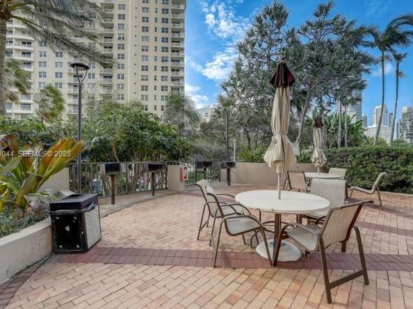 520 Brickell Key Dr A604, Miami FL 33131