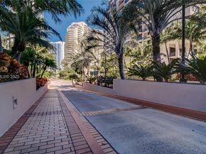 520 Brickell Key Dr A604, Miami FL 33131