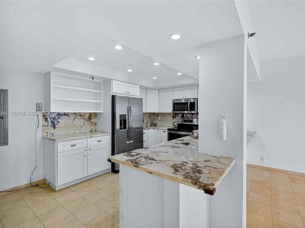 520 Brickell Key Dr A604, Miami FL 33131