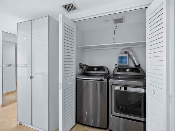 520 Brickell Key Dr A604, Miami FL 33131