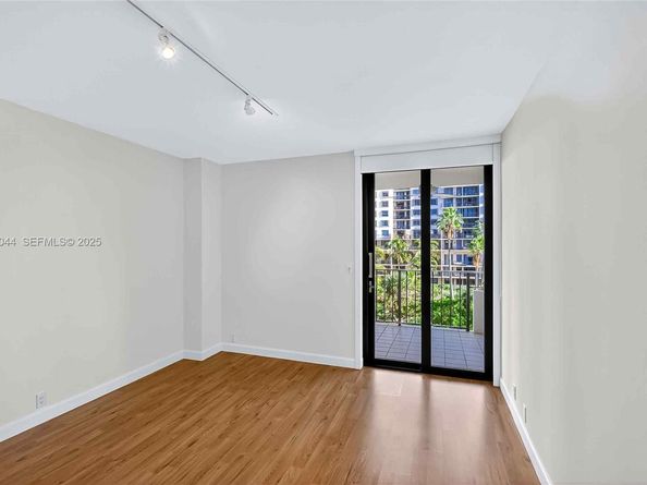 520 Brickell Key Dr A604, Miami FL 33131