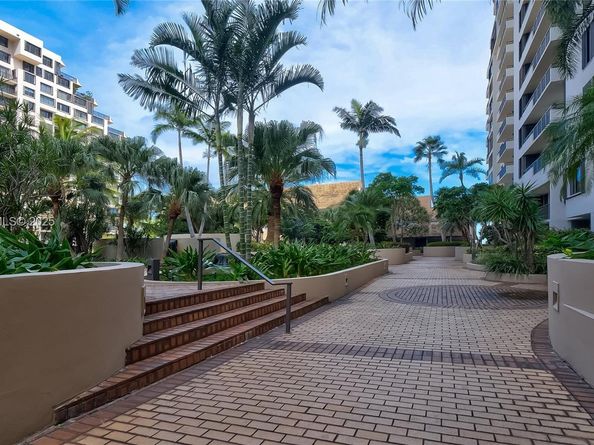 520 Brickell Key Dr A604, Miami FL 33131