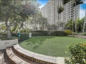 520 Brickell Key Dr A604, Miami FL 33131