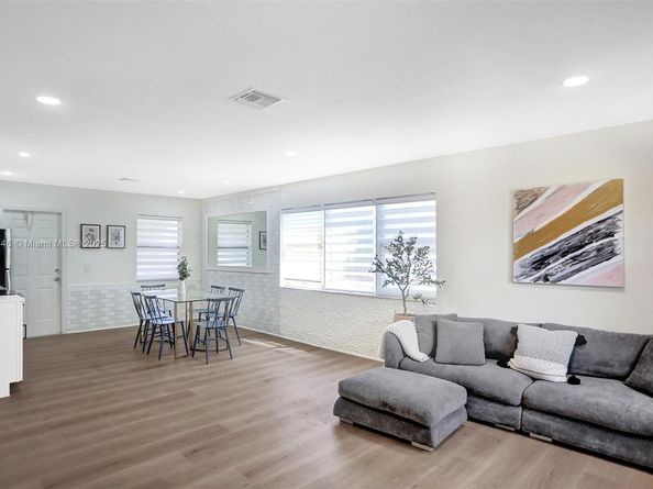 201 NE 2nd Ave, Dania Beach FL 33004