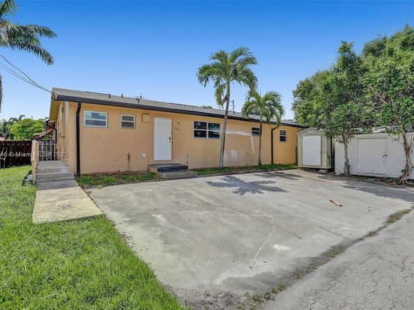 201 NE 2nd Ave, Dania Beach FL 33004