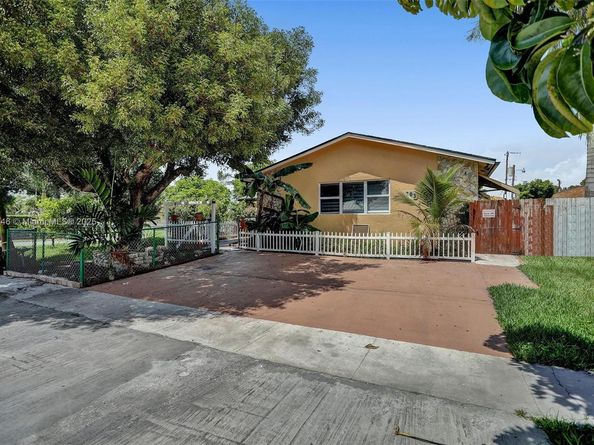 201 NE 2nd Ave, Dania Beach FL 33004