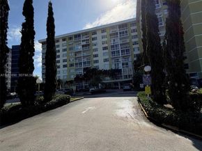 4400 Hillcrest Dr 901B, Hollywood FL 33021