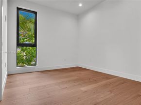 223 NW 51st St, Miami FL 33127
